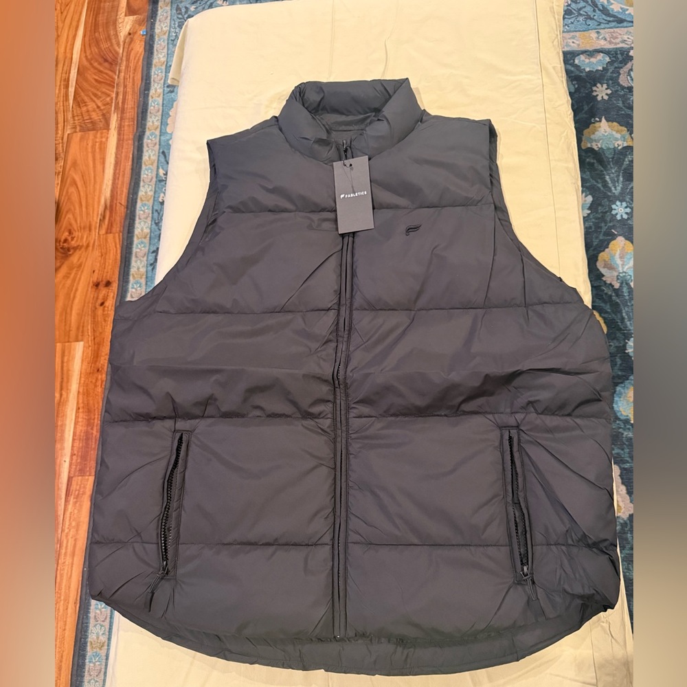 NWT Fabletics‎ Essential Puffer Vest Black Lightweight Insulated Men’s XL